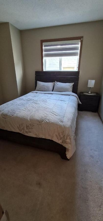 Spacious Comfortable Air-Conditioned. Near Airport! 卡加利 外观 照片